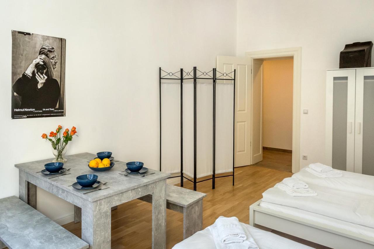 Newton-appartement Mit 3 Schlafzimmern Appartamento Berlino